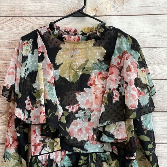 NEW WITH TAGS GIMMICKS SWISS DOT RUFFLE FLORAL TOP IN BLACK - Picture 7 of 11